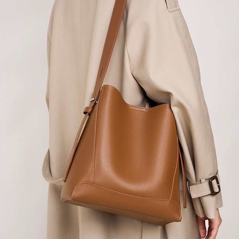 Big Bag Bag Women's Spring And Summer 2024 New Women's Bag Crossbody Bag All-match Genuine Leather Shoulder Large Capacity Commuting Bucket Bag